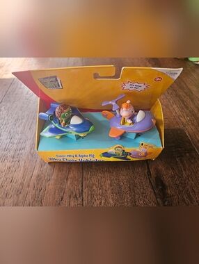 Super Why 2 Flyer Vehicles PBS Wyatt Alpha Pig 2009 Learning Curve NEW! Rare. 